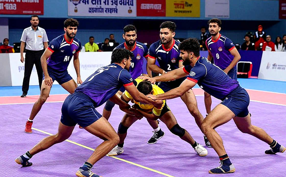 अहमदाबाद की पॉइंट्स टेबल, लवप्रीत बराड़ के 23 अंक और 'कॉमनवेल्थ' का आधा-अधूरा दावा